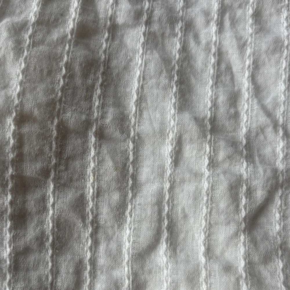 White Textured effortless Button-Up Shirt / Cover Up w Hoodie 🤩 - Picture 12 of 12